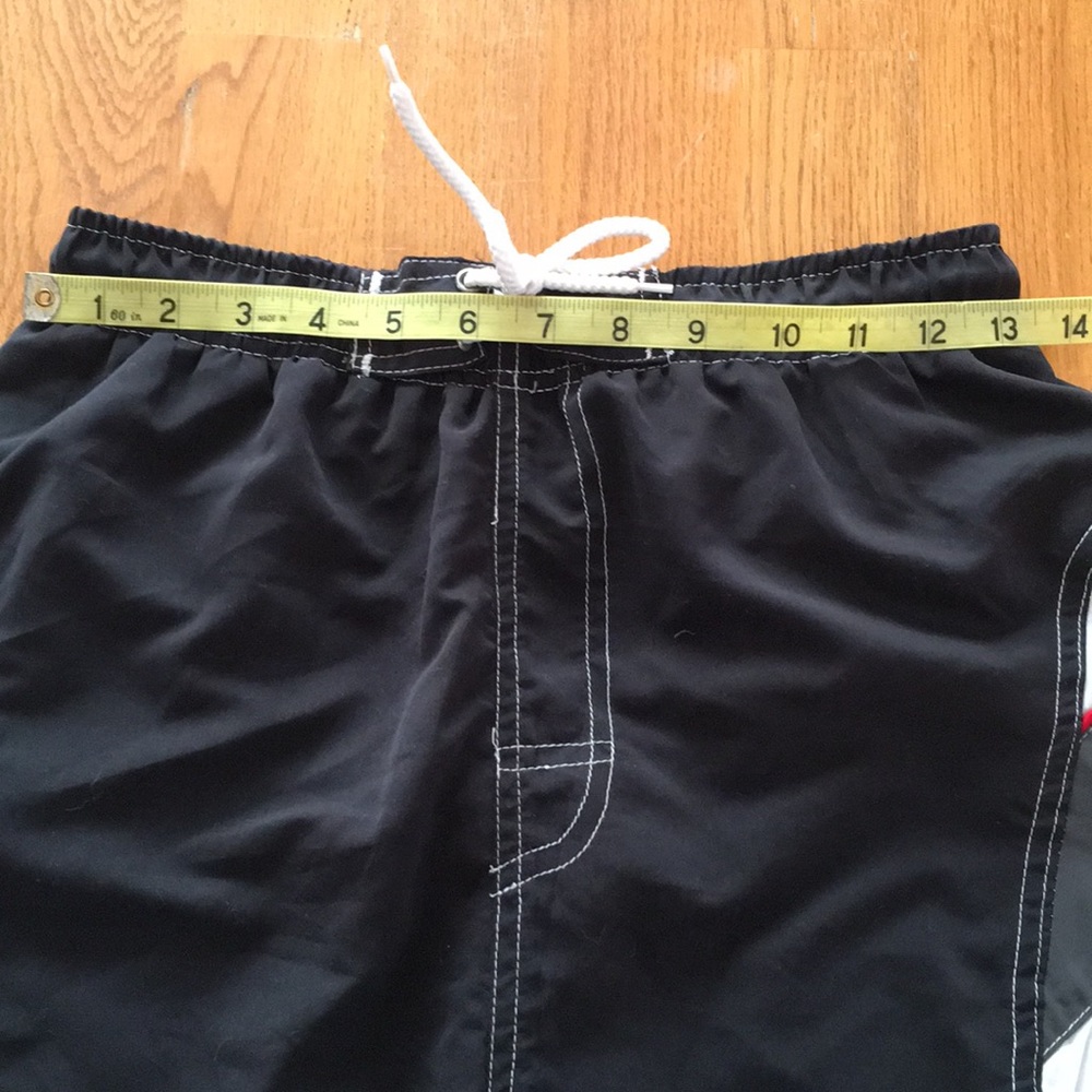 Boys size 16/18 swim trunks - Picture 7 of 7